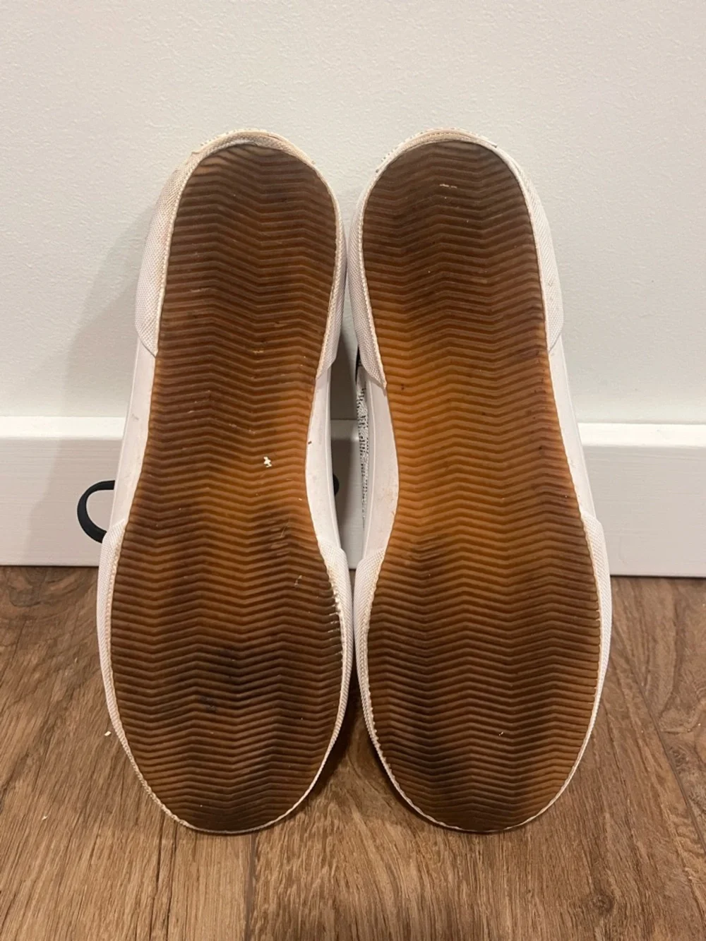 Michael Kors Boerum Sneaker in White/Navy - Picture 11 of 12